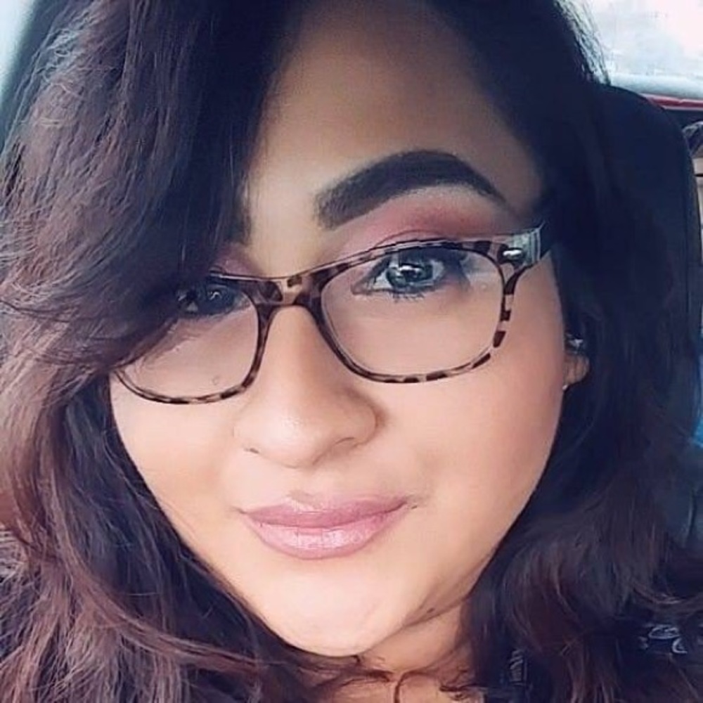 Meet your Posher, Gloria